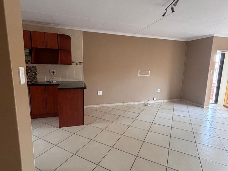 For Sale in Secunda - Photo 2