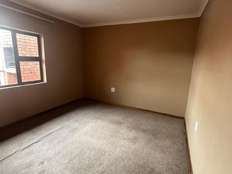 For Sale in Secunda - Photo 7