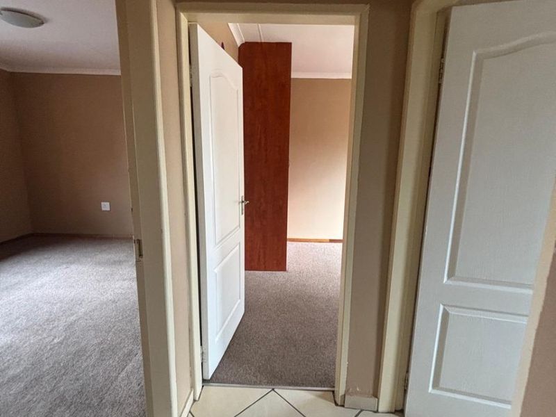 For Sale in Secunda - Photo 6