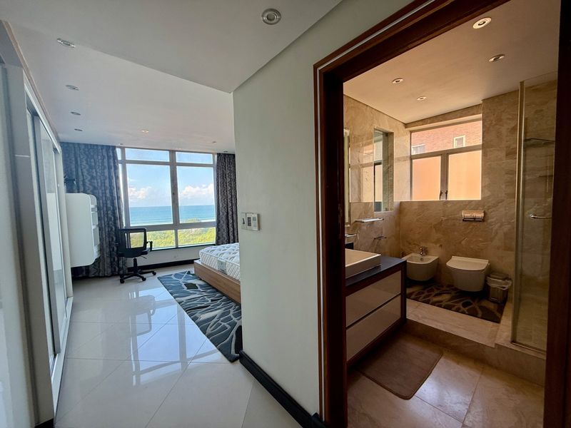 Luxury beachfront  apartment on North Beach, Durban - Photo 8