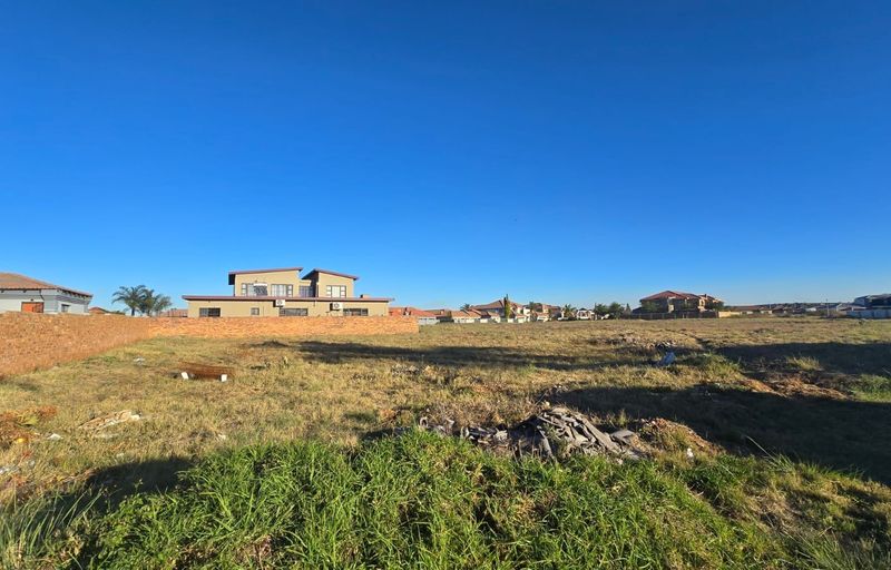 Build Your Dream Home in Sought-After Aerorand West