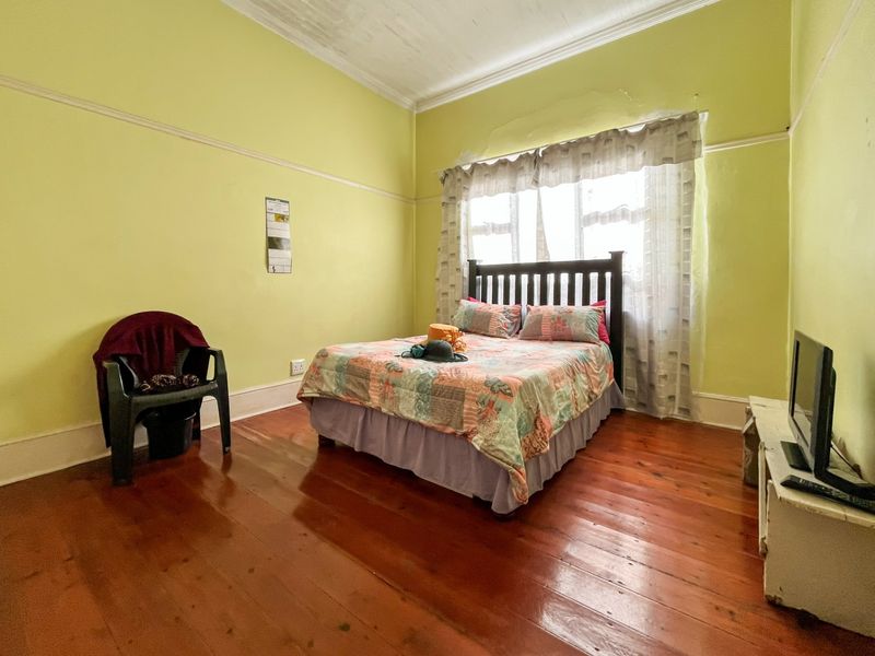 Prime Investment Opportunity: 4-Bedroom Home in North End - Photo 6