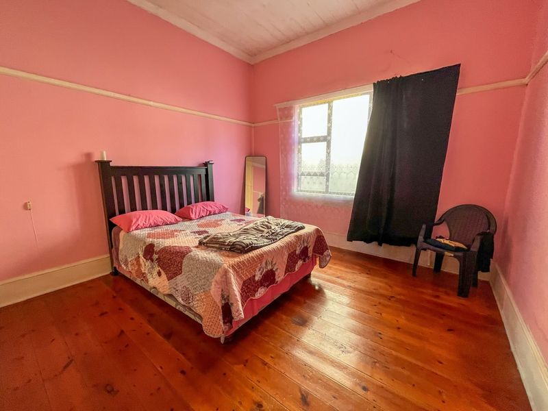 Prime Investment Opportunity: 4-Bedroom Home in North End - Photo 5