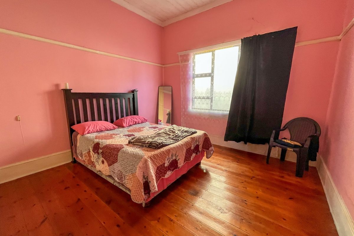 Prime Investment Opportunity: 4-Bedroom Home in North End - Photo 5