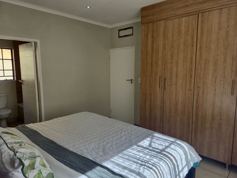 3 Bedroom Simplex Townhouse For Sale in Mooikloof Ridge Pretoria - Photo 10