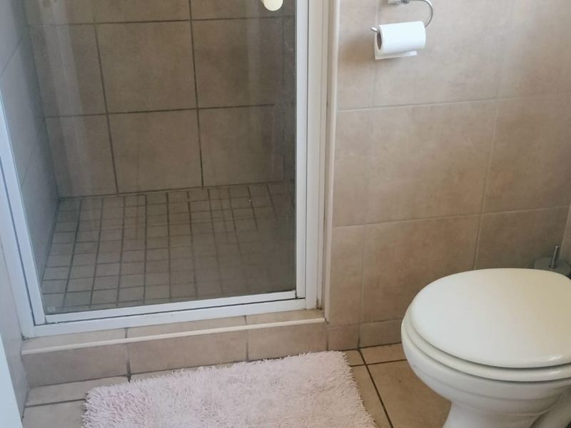 3 Bedroom  House In Olievenhoutbosch, Centurion - Photo 8