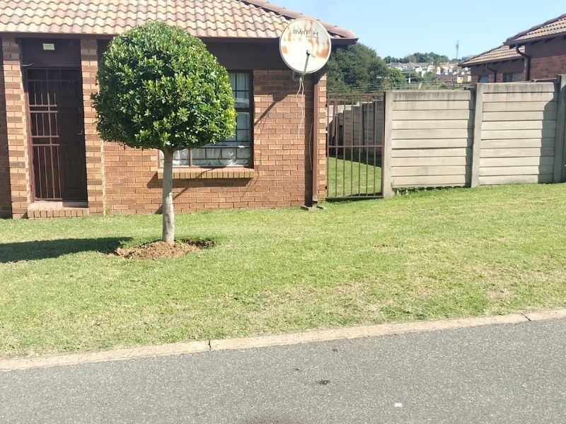 3 Bedroom  House In Olievenhoutbosch, Centurion - Photo 2