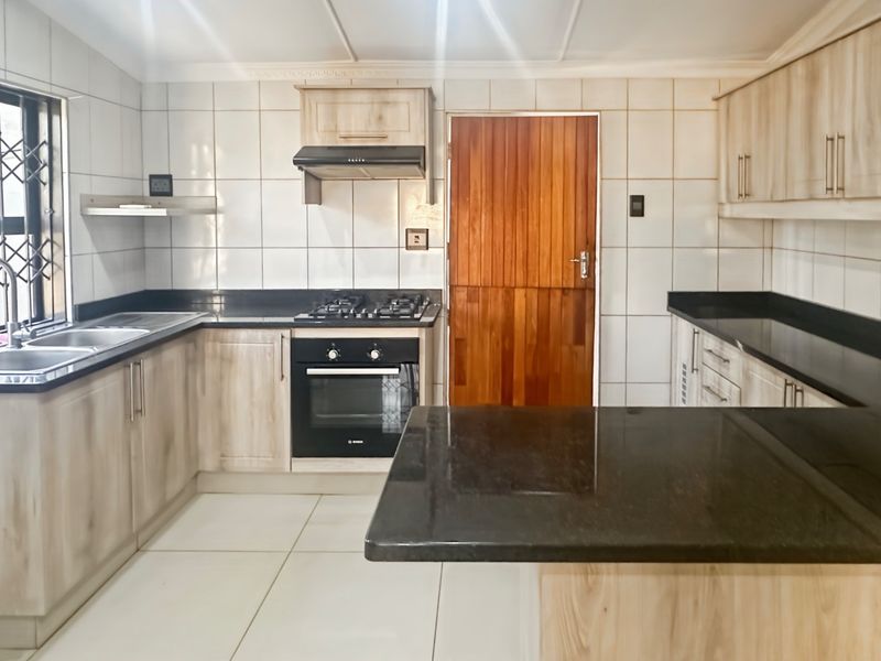 3 Bedroom Family Home, Northdale - Photo 4