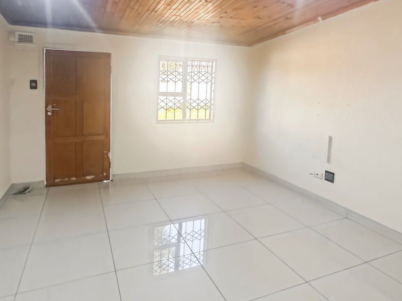 3 Bedroom Family Home, Northdale - Photo 2