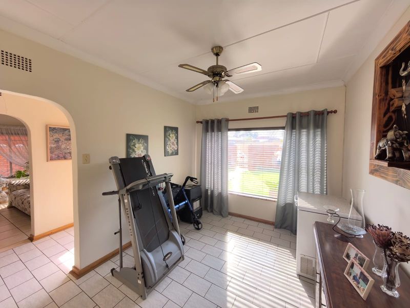 Your Forever Home Awaits - Space, Comfort and Endless Possibilities in Heuwelsig, Kimberley - Photo 8