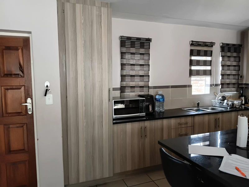 Estate living , duplex For Sale in Theresapark, Akasia - Photo 6