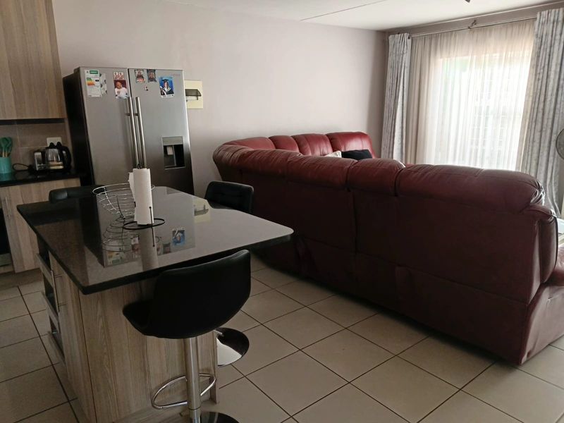 Estate living , duplex For Sale in Theresapark, Akasia - Photo 5