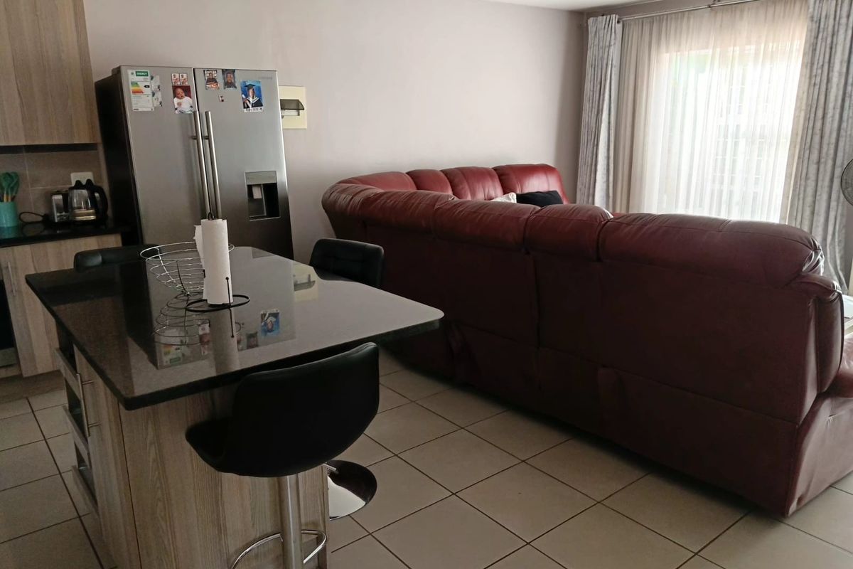 Estate living , duplex For Sale in Theresapark, Akasia - Photo 5