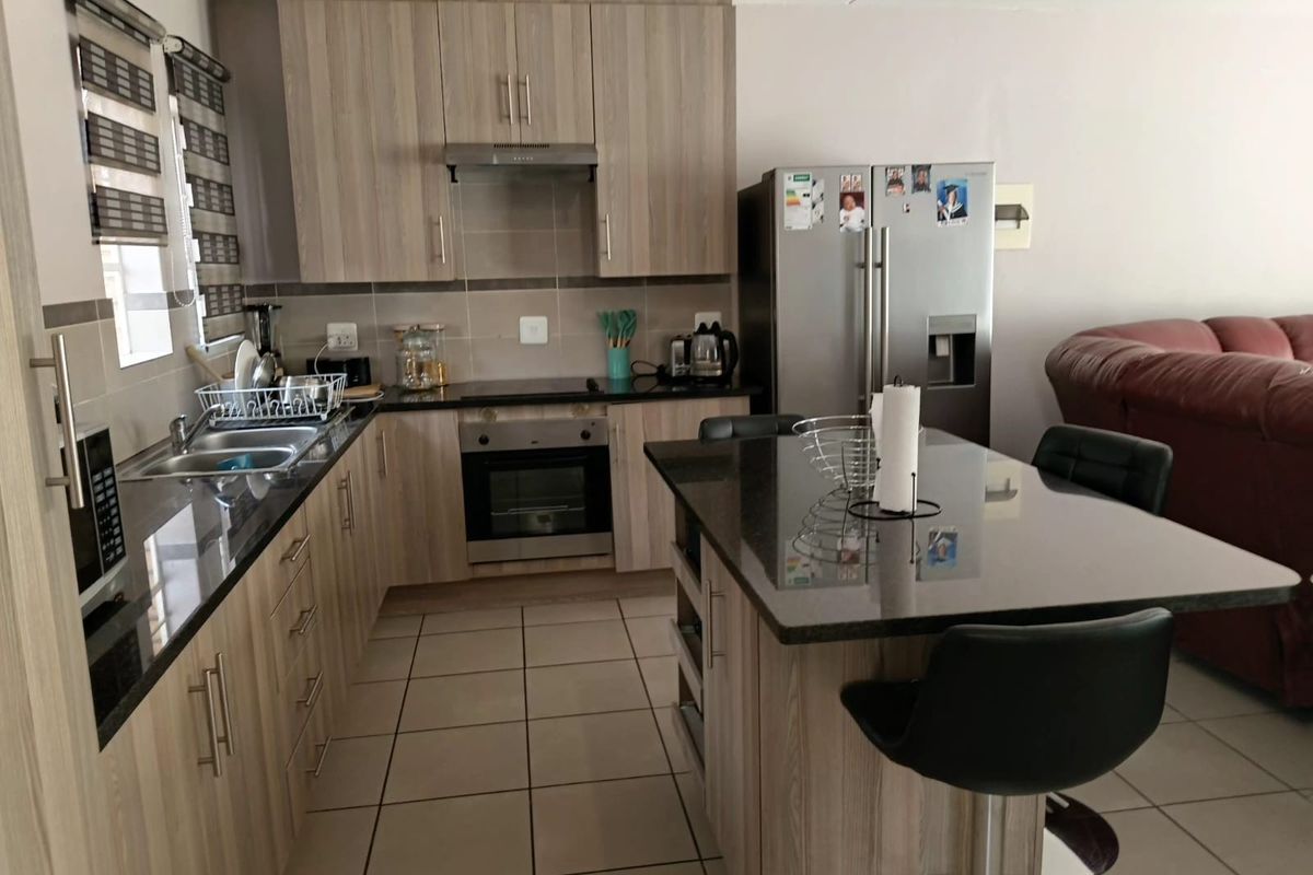 Estate living , duplex For Sale in Theresapark, Akasia - Photo 3