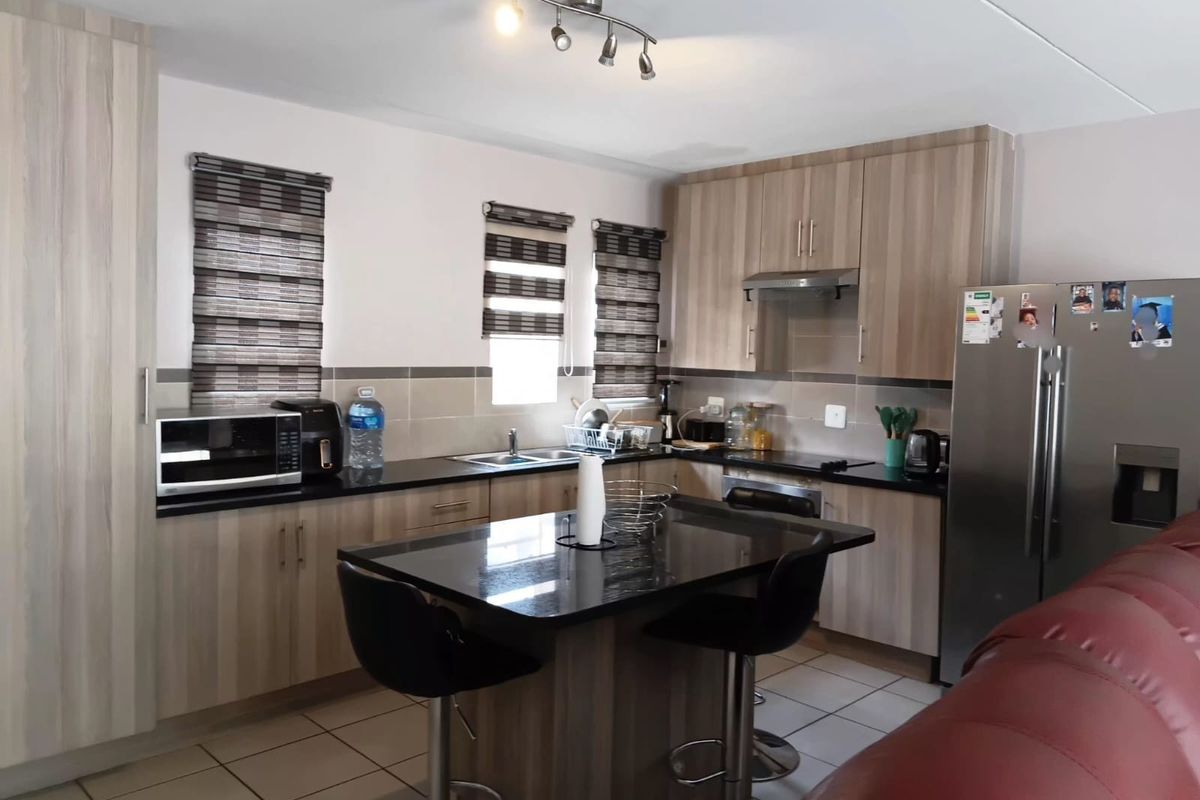 Estate living , duplex For Sale in Theresapark, Akasia - Photo 4