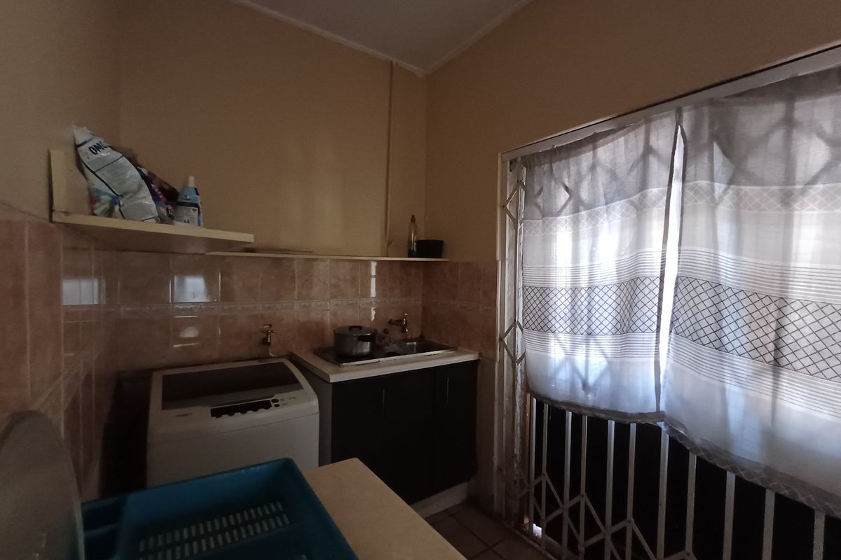 Investment Opportunity with Multiple Income-Generating Dwellings - Photo 5