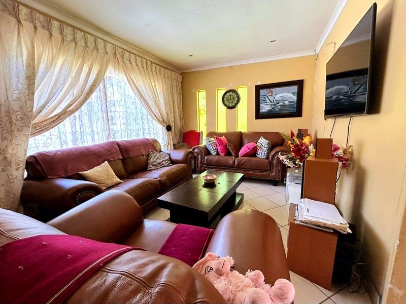 Comfortable 3 Bedroom Family Home for Rent - Photo 5