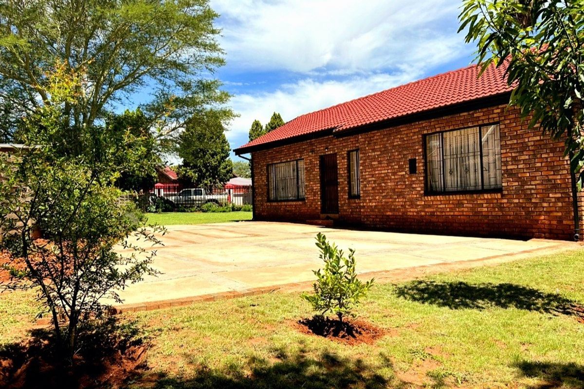Comfortable 3 Bedroom Family Home for Rent - Photo 3