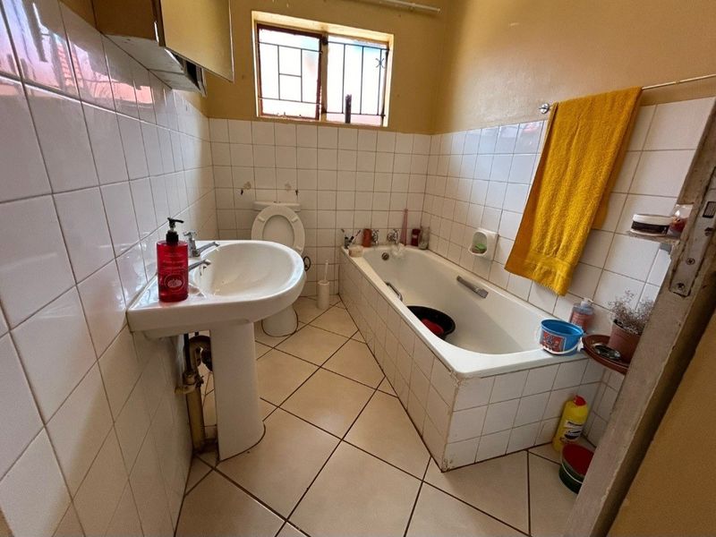 Comfortable 3 Bedroom Family Home for Rent - Photo 9