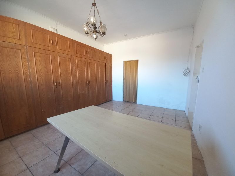 3 Bedroom House to Rent in Bez Valley Johannesburg - Photo 6