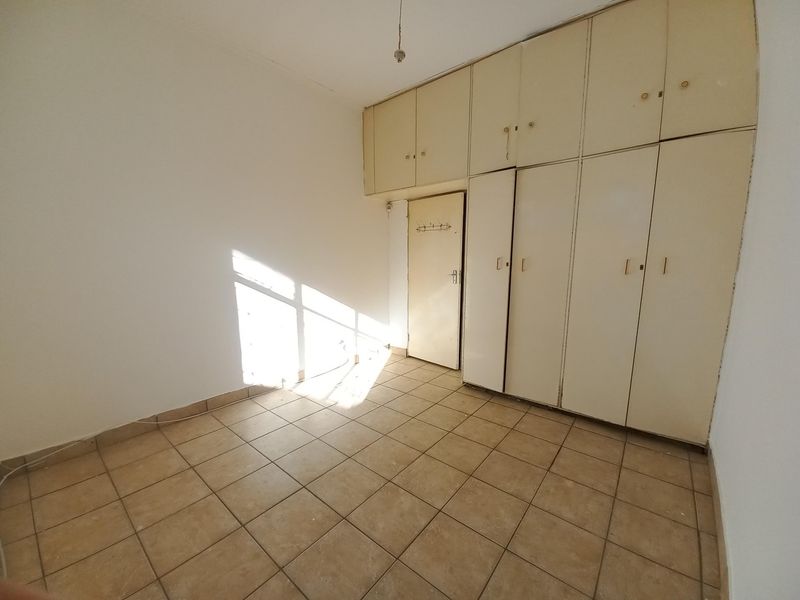 3 Bedroom House to Rent in Bez Valley Johannesburg - Photo 10