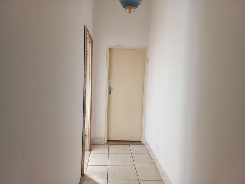 3 Bedroom House to Rent in Bez Valley Johannesburg - Photo 9