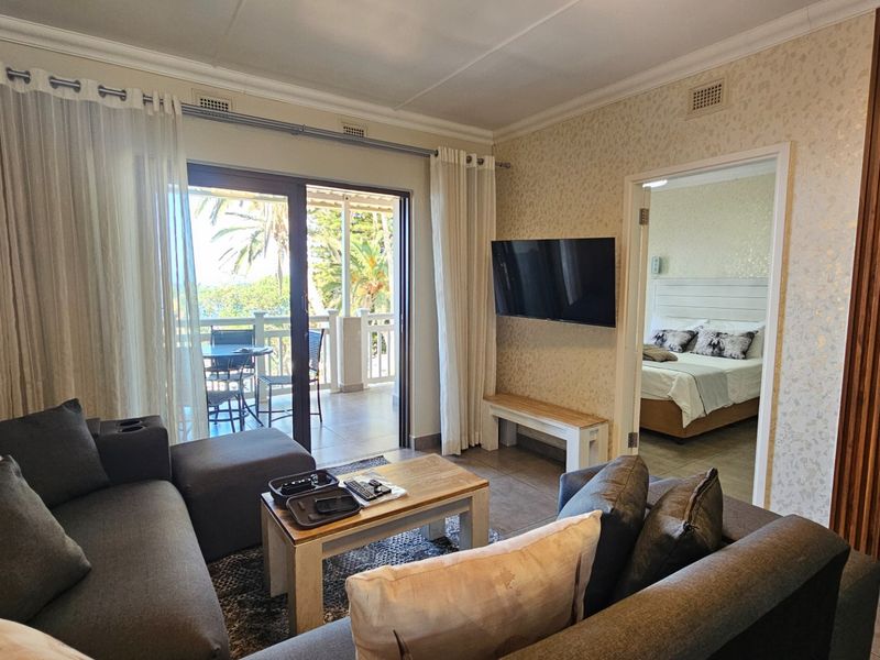 Sun, Sea and Resort Living - Immaculate Coastal Apartment - Photo 3
