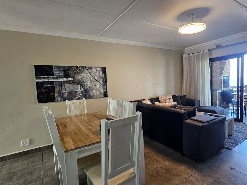 Sun, Sea and Resort Living - Immaculate Coastal Apartment - Photo 7