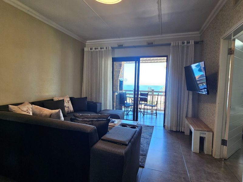 Sun, Sea and Resort Living - Immaculate Coastal Apartment - Photo 2