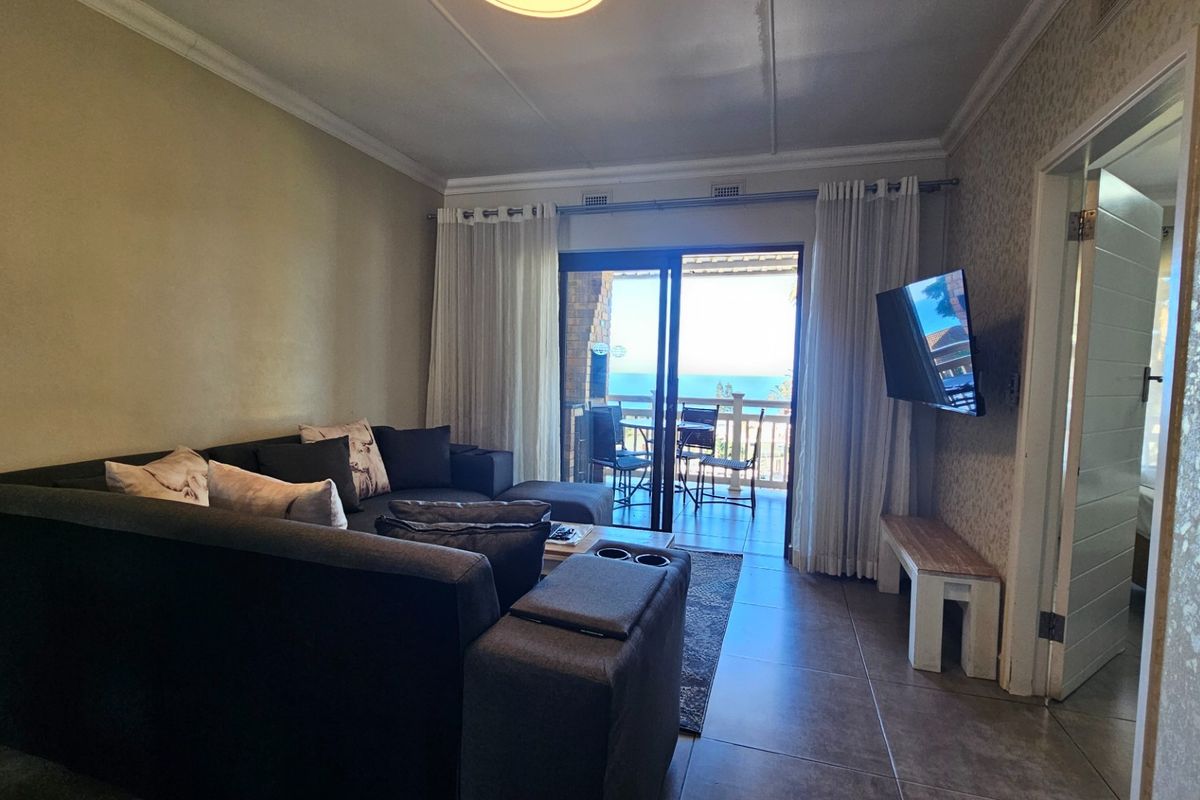 Sun, Sea and Resort Living - Immaculate Coastal Apartment - Photo 2