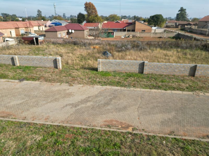 Fully walled residential stand in Meyerton - Photo 3