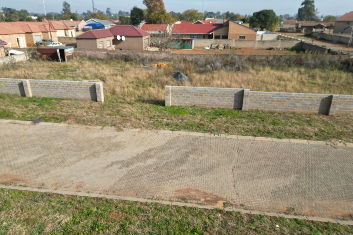 Fully walled residential stand in Meyerton - Photo 3