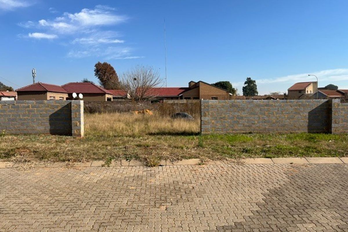 Fully walled residential stand in Meyerton - Photo 5