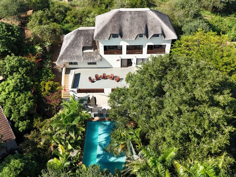 Prestigious 11-Bedroom Luxury Investment in the Gateway to Kruger National Park - Photo 2