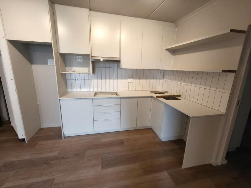Stunning Brand new 2 Bedroom unit - Photo 4