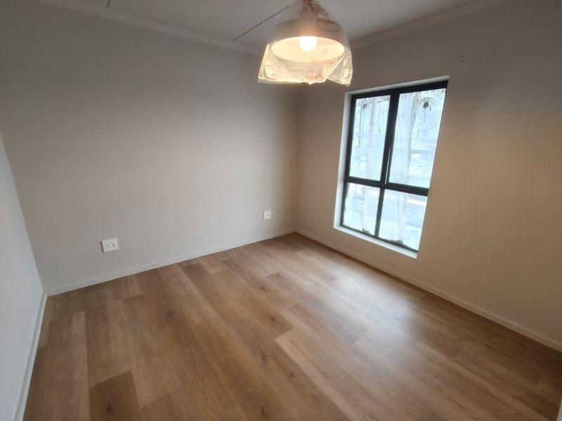 Stunning Brand new 2 Bedroom unit - Photo 10