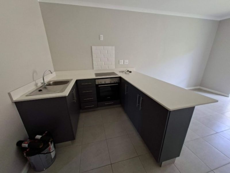 Comfort Living Apartment To Rent in Waterfall, KwaZulu Natal - Photo 3