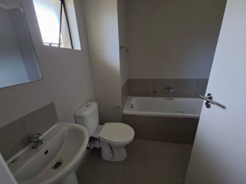 Comfort Living Apartment To Rent in Waterfall, KwaZulu Natal - Photo 8