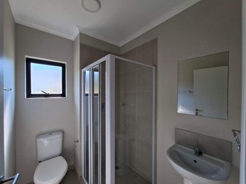 Comfort Living Apartment To Rent in Waterfall, KwaZulu Natal - Photo 9