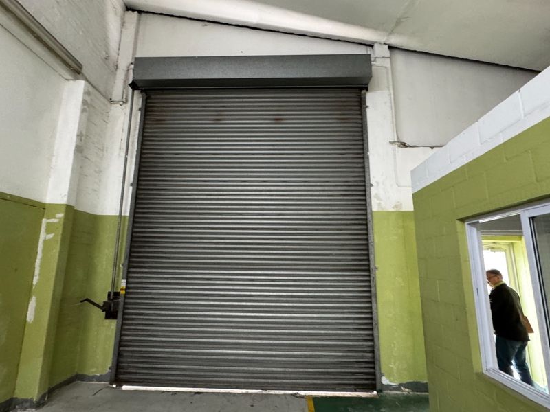 912m2  | Neat and Secure Industrial Unit To Let in Beaconvale, Cape Town - Photo 6
