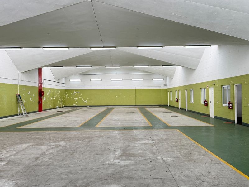912m2  | Neat and Secure Industrial Unit To Let in Beaconvale, Cape Town - Photo 3