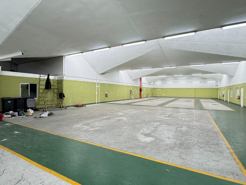 912m2  | Neat and Secure Industrial Unit To Let in Beaconvale, Cape Town - Photo 5