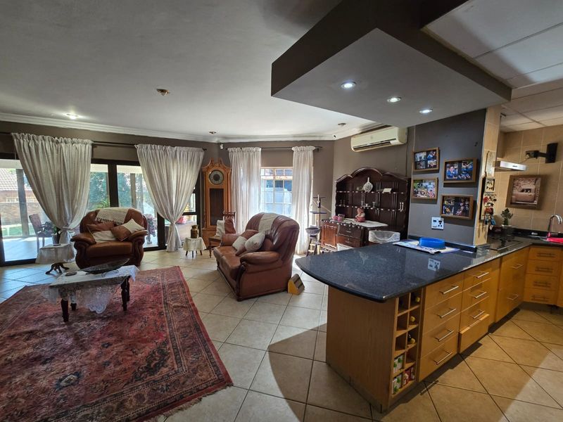 House For Sale in Montana Park, Pretoria - Photo 6