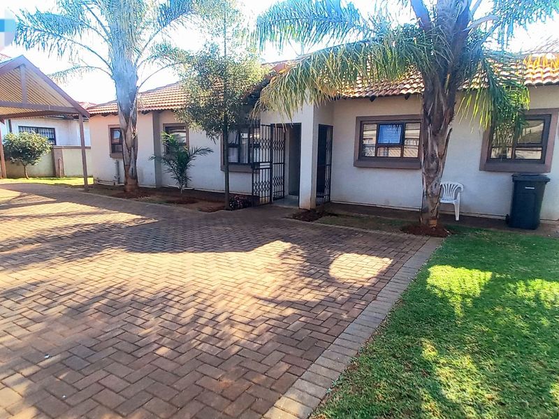 Modern Perfect family home available for sale - Photo 3