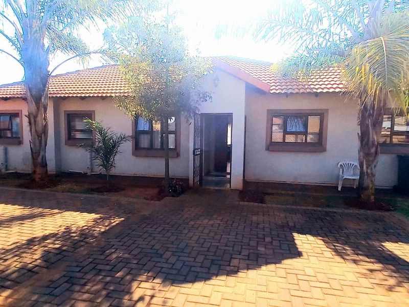 Modern Perfect family home available for sale - Photo 7