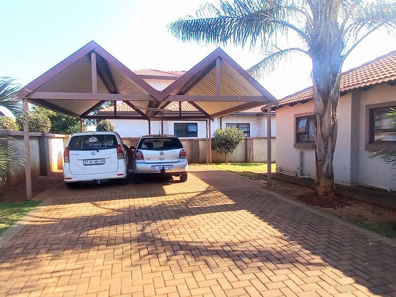 Modern Perfect family home available for sale - Photo 6