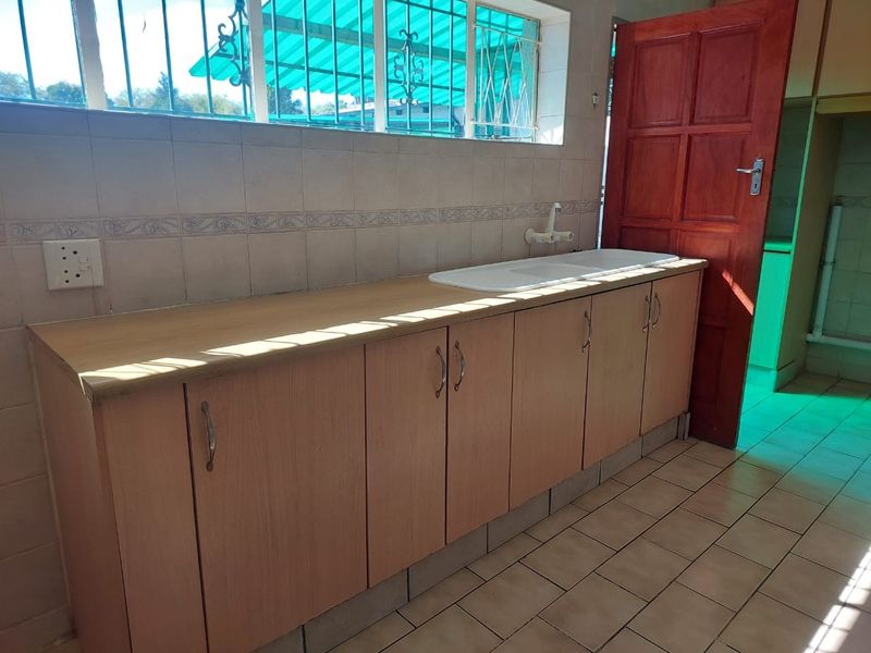 3 Bedroom House To Rent in Witfield, Boksburg - Photo 6