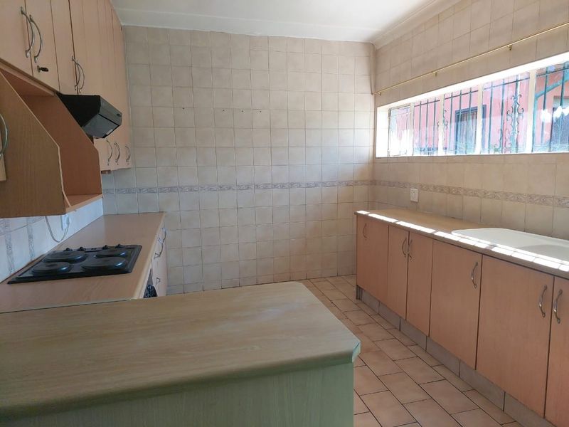 3 Bedroom House To Rent in Witfield, Boksburg - Photo 4