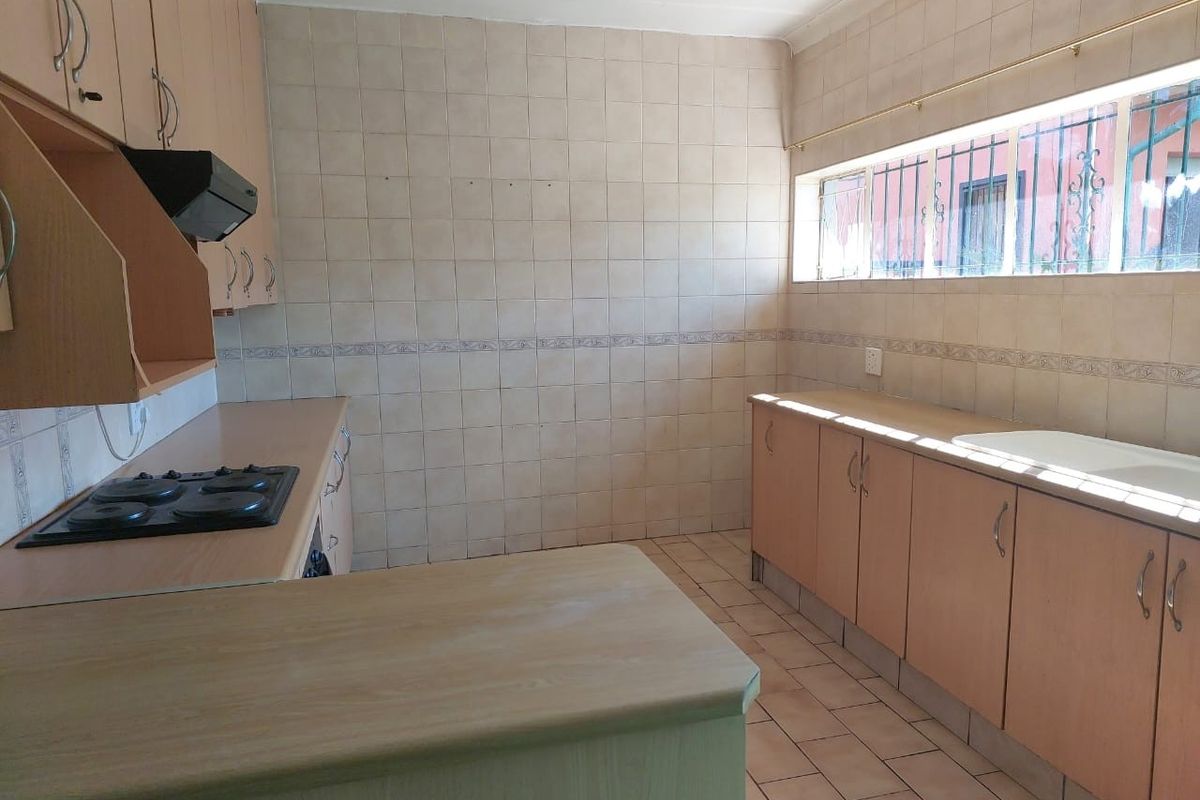 3 Bedroom House To Rent in Witfield, Boksburg - Photo 4