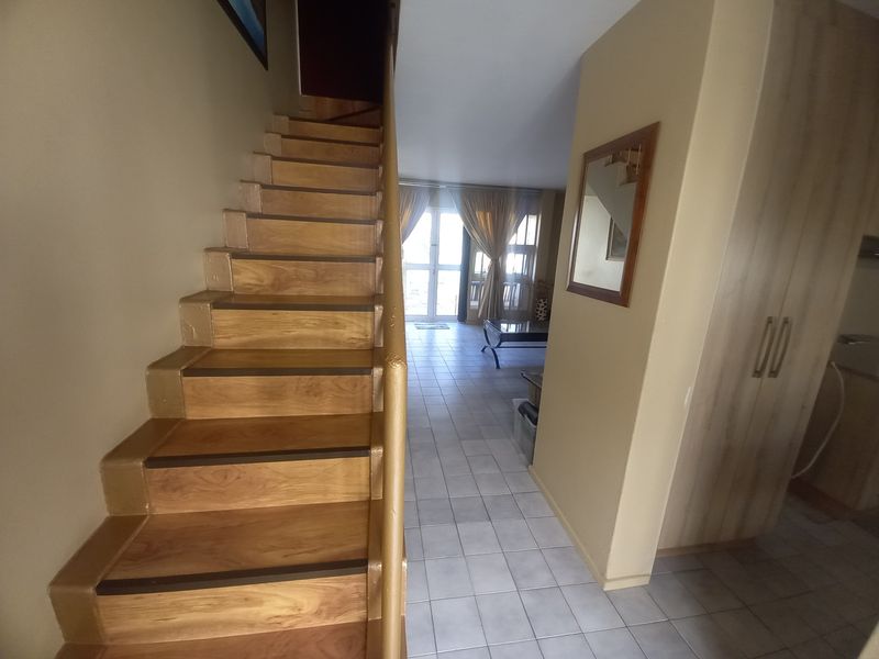 Private Safe and Secure Family Townhouse - Photo 4